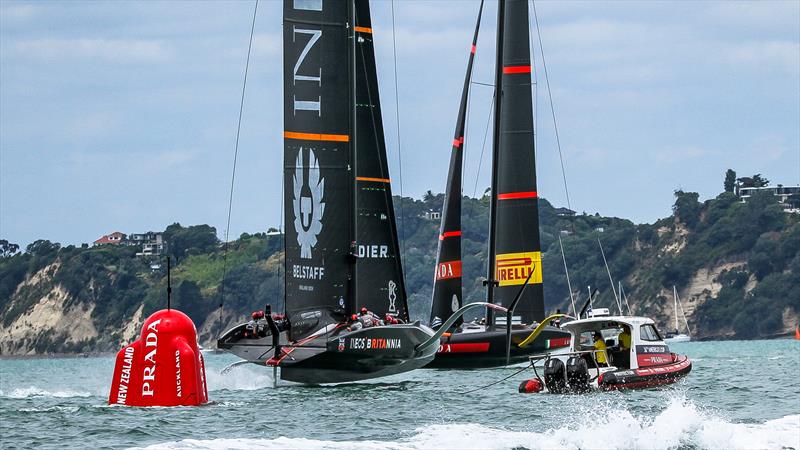 INEOS TEAM UK and Luna Rossa - Waitemata Harbour - Day 2 - Prada Cup - January 16, 2020 - 36th America's Cup - photo © Richard Gladwell / Sail-World.com