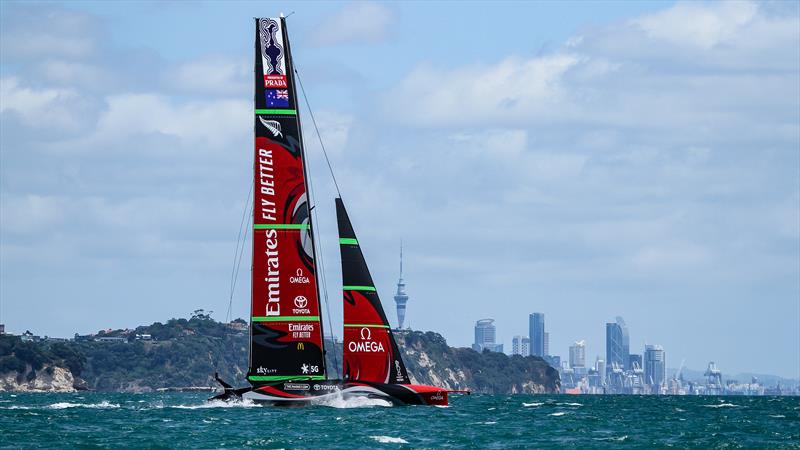 Emirates Team New Zealand- Training - America's Cup 36 - Course E photo copyright Richard Gladwell / Sail-World.com taken at Royal New Zealand Yacht Squadron and featuring the AC75 class