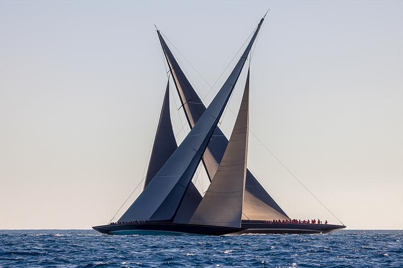 J-Class naves on a close-hauled crossing — every meter, a battle of nerve and trim photo copyright Pierre-Jean Cottalorda taken at Cercle de la Voile de Paris and featuring the ACC class