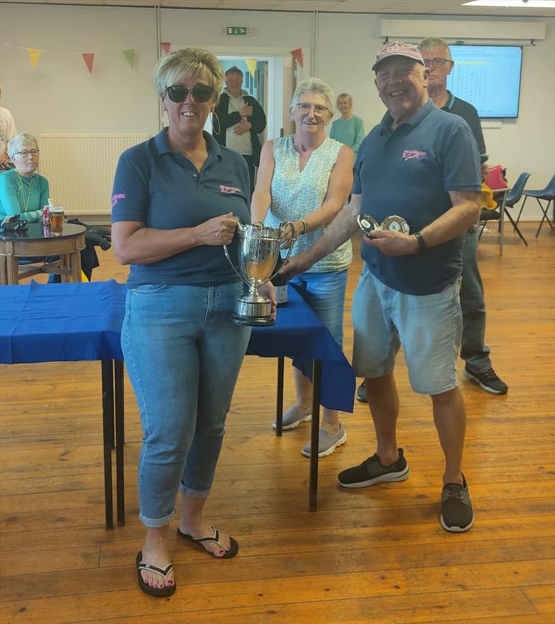 Judy & Paul Armstrong win the Albacore Inlands 2026 at Ogston - photo © Glynn Rawson