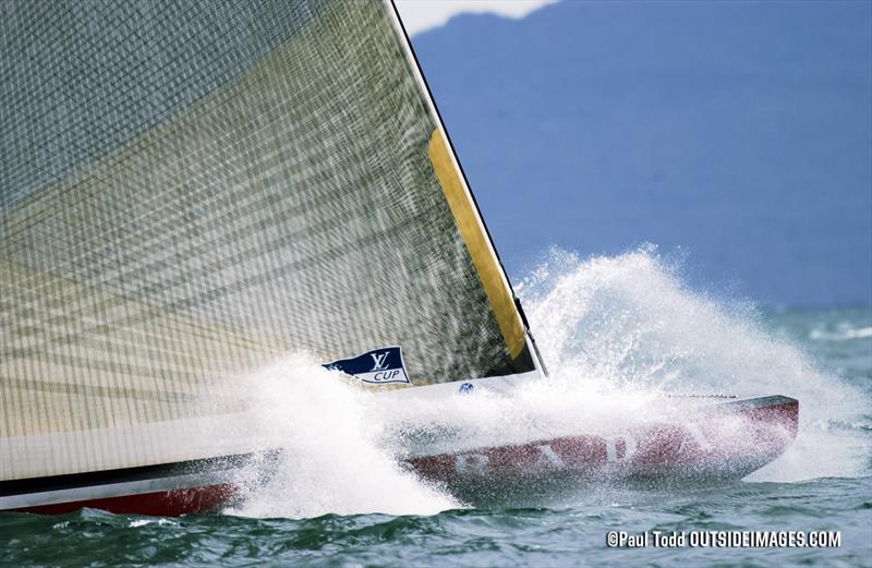Luna Rossa dips into a sweel  - 2000 America's Cup - March 2000 - Hauraki Gulf - Auckland - New Zealand - photo © Paul Todd/Outside Images