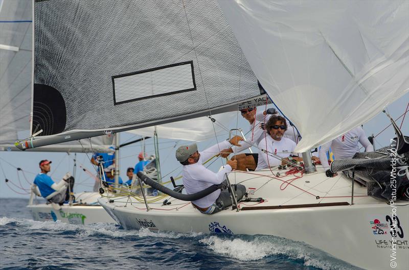 Euz II Villa Schinosa on day 4 of the Platu25 Worlds at Mondello, Italy photo copyright Vivienne Nuccio / Platu 25 Worlds 2017 taken at Velaclub Palermo and featuring the Platu 25 class