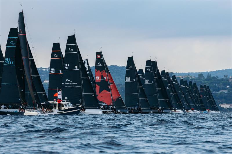 Cape 31 Gold Cup'ın 4. gününde Saint-Tropez'de yarış başlangıcı - fotoğraf © Sailing Energy
