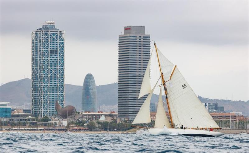 Moonbeam III at the Puig Vela Clàssica Barcelona photo copyright Nico Martinez / www.MartinezStudio.es taken at Real Club Nautico de Barcelona and featuring the Classic Yachts class