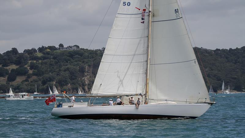 Ta'Aroa (S&S 1964) with the Saddle Island reef at the entrance to Mahurangi Harbour behind - Mahurangi Regatta - January 29, 2022 - photo © Richard Gladwell - Sail-World.com/nz