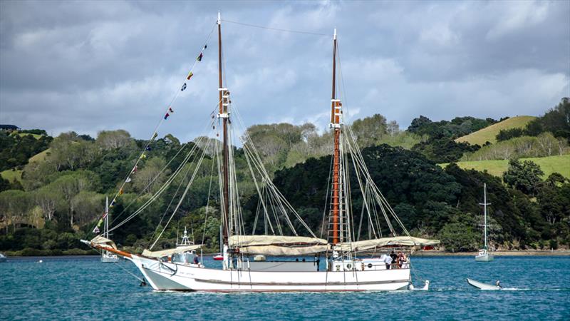 The start vessel, the restored scow Jane Gifford - Mahurangi Regatta - January 29, - photo © Richard Gladwell - Sail-World.com/nz