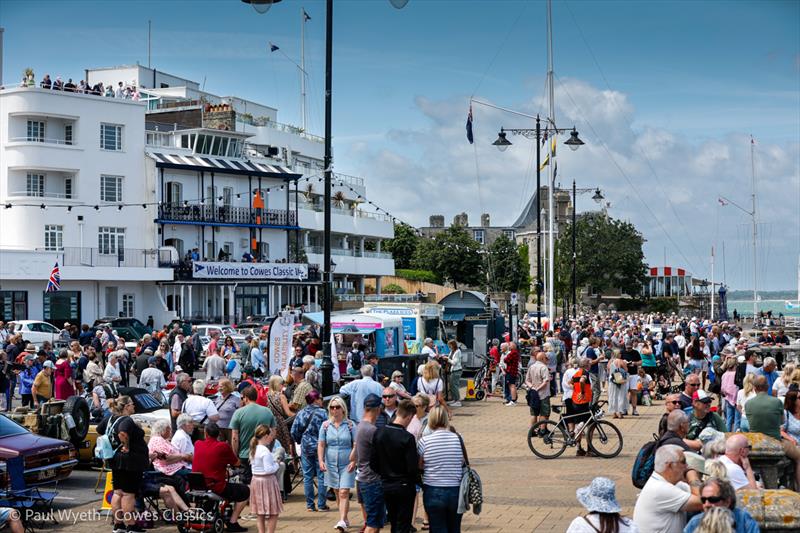 Cowes Classics Regatta 2025 Day 3 - Cowes Parade during Cowes Classics - photo © Paul Wyeth / Cowes Classics