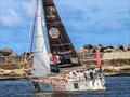 Pleasant start and 14 hours after leaving Recife, Pilar Pasanau has taken the lead – a first for her in the entire circumnavigation. She said she wanted to shine on this leg. She meant it