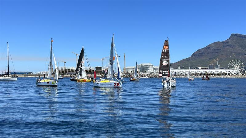 The five minute Gun and the breeze is dropping fast! Table Mountain and the BIG CAPE WHEEL at the V&A Waterfront in the background - photo © Don McIntyre / MGR2025