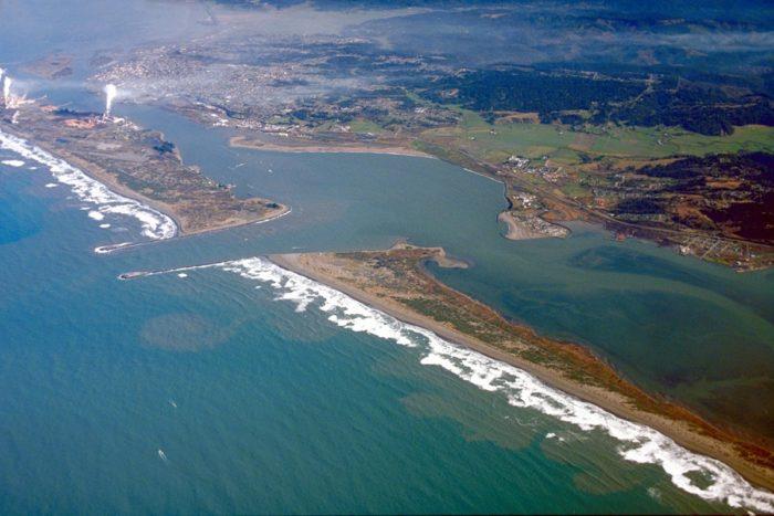 Aerial photo of the entrance to Humboldt Bay/Eureka CC BY SA 3.0 - photo © Rob Murray