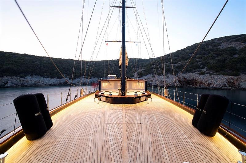 34m superyacht Miti One - photo © Arslan Production