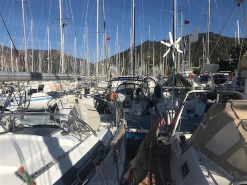 Many, many boats - photo © SV Red Roo