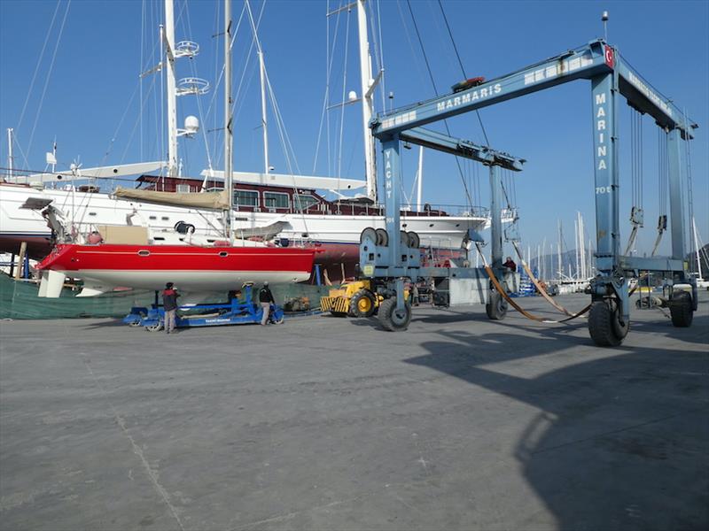 The crane ready to lift us back into the water - photo © SV Red Roo