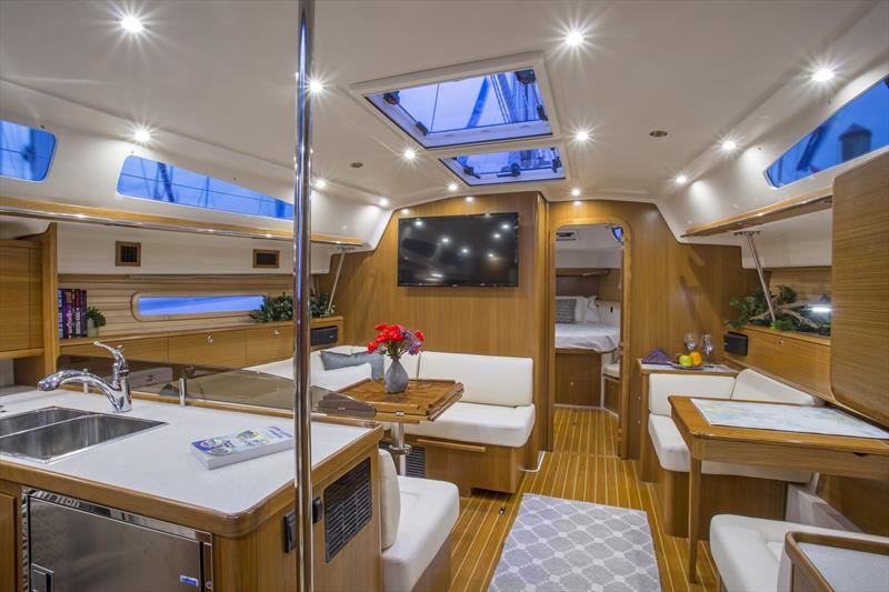 Catalina 425 - Salon - photo © Catalina Yachts