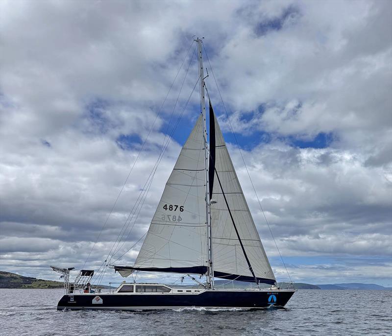 Blue Moon II on Storm Bay at the start of the record attempt - photo © Jack Allison