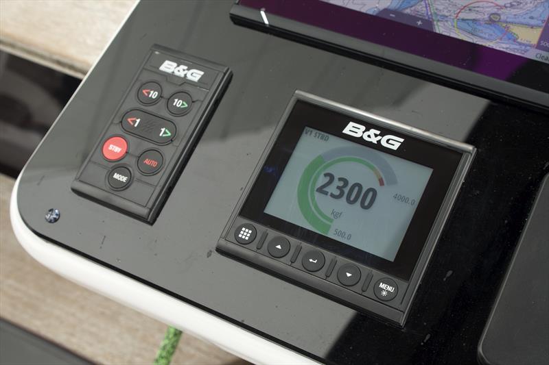 Digital dock tune displayed in green, amber, red dial via B&G displays - photo © B&G