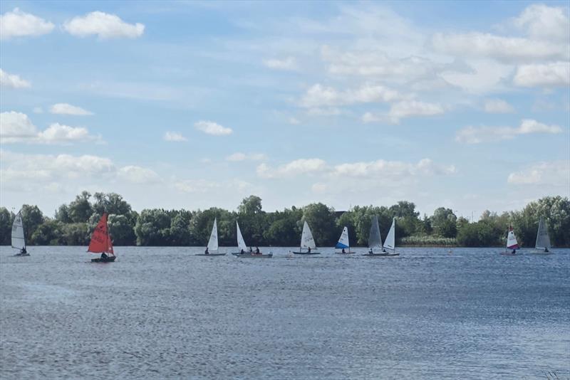 Summer series at Hunts day 1 with pre-race coaching and novice start initiative - photo © Kate Goujon