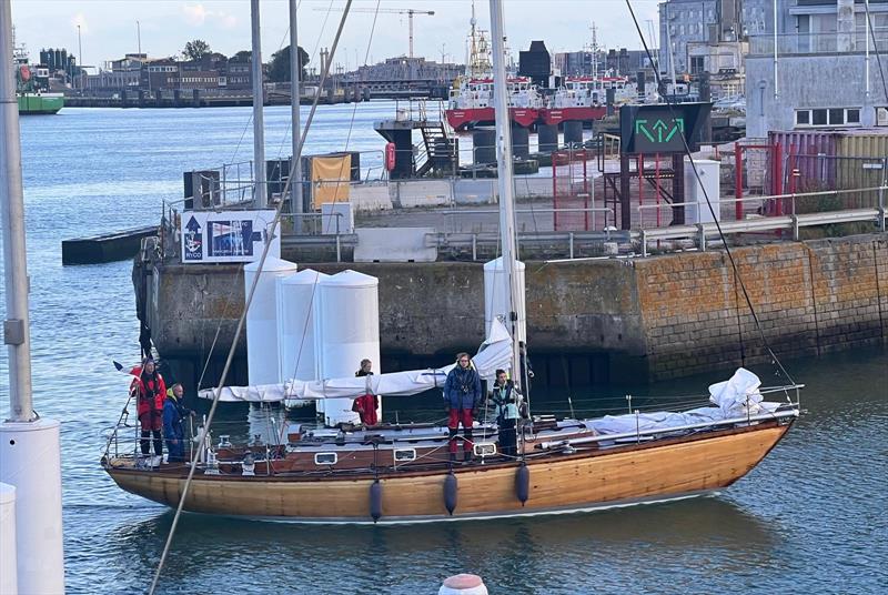 Sunstone arriving in Ostend - EAORA Buckley Goblets - photo © Paul Wood