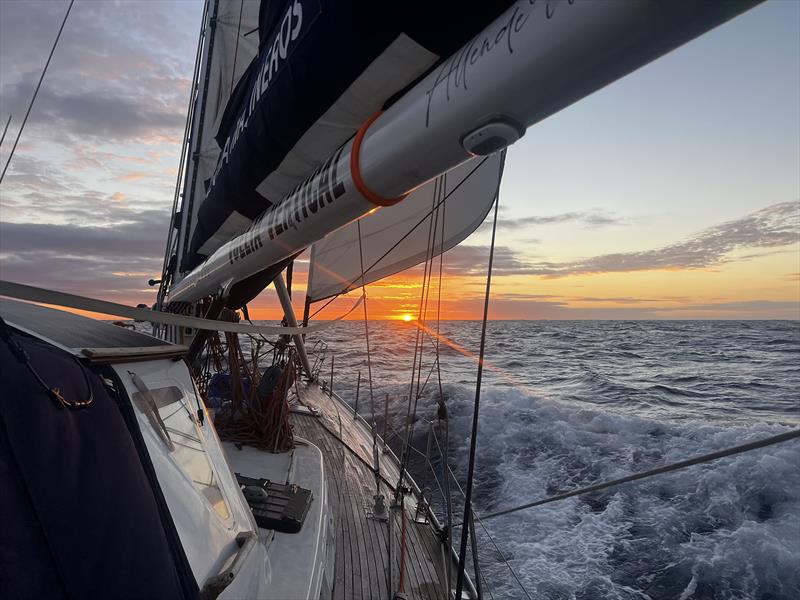 Sunrise - photo © Vuelta Vertical