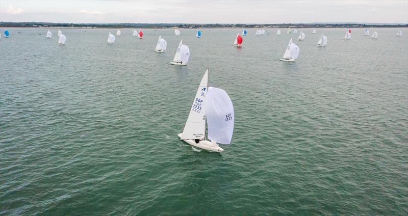 Nils Razmilovic's Matatu (SGP 1333) plays the puffs downwind on 2022 International Etchells Worlds day 4 - photo © PKC Media