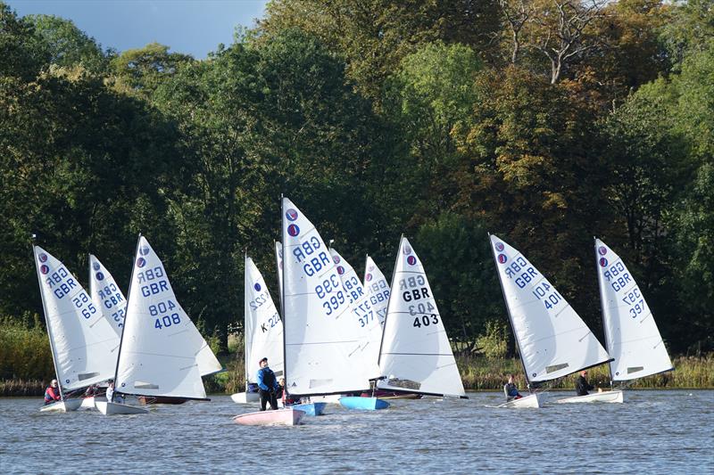 Steve Cockerill (399) with the fleet in close pursuit during the Europe Inlands at Haversham - photo © Sue Johnson
