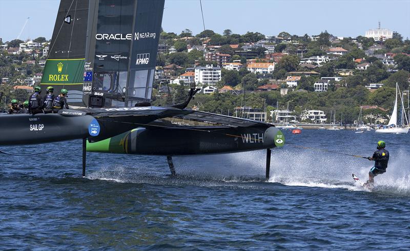 catamaran race sydney harbour