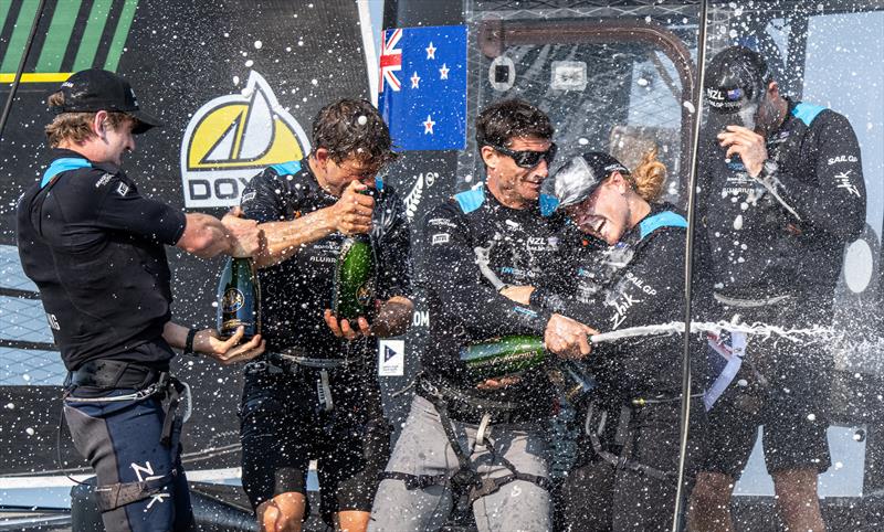 Kiwis win driftathon on Lake Michigan