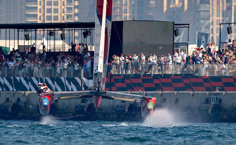 DUBAI SAILS INTO SEMIFINALS OF U.S. OPEN; VALIENTE ADVANCES TO  QUARTERFINALS