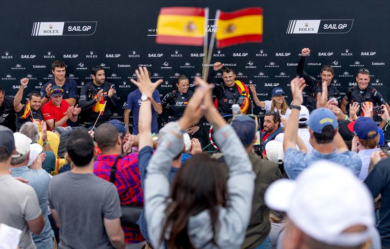 Spectators applaud Diego Botin, Florian Trittel, Joel Rodriguez, Nicole van der Velden, Joan Cardona, and Bernardo Freitas after victory in the Mubadala New York Sail Grand Prix - photo © Kieran Cleeves for SailGP