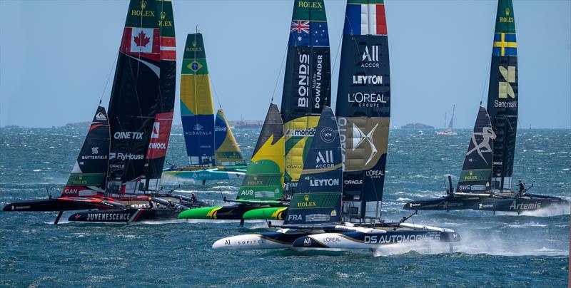 NORTHSTAR SailGP Team lead ROCKWOOL Racing SailGP Team, BONDS Flying Roos SailGP Team, DS Automobiles SailGP Team France and Artemis SailGP Team on Race Day 2 of the Oracle Perth Sail Grand Prix presented by KPMG in Perth, Australia - photo © Andrew Baker for SailGP