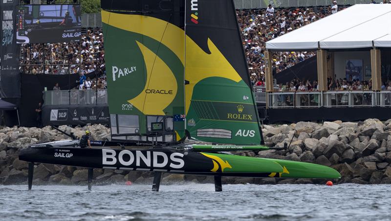 Aussies top leaderboard after opening day in Rio