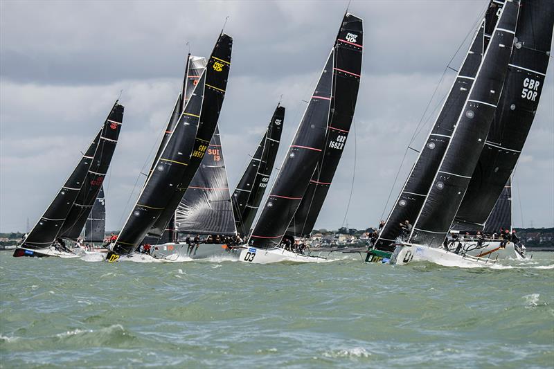 Fast 40 start line on day 4 of Lendy Cowes Week 2017 photo copyright Mike Jones / Waterlinemedia taken at Cowes Combined Clubs and featuring the Fast 40 class