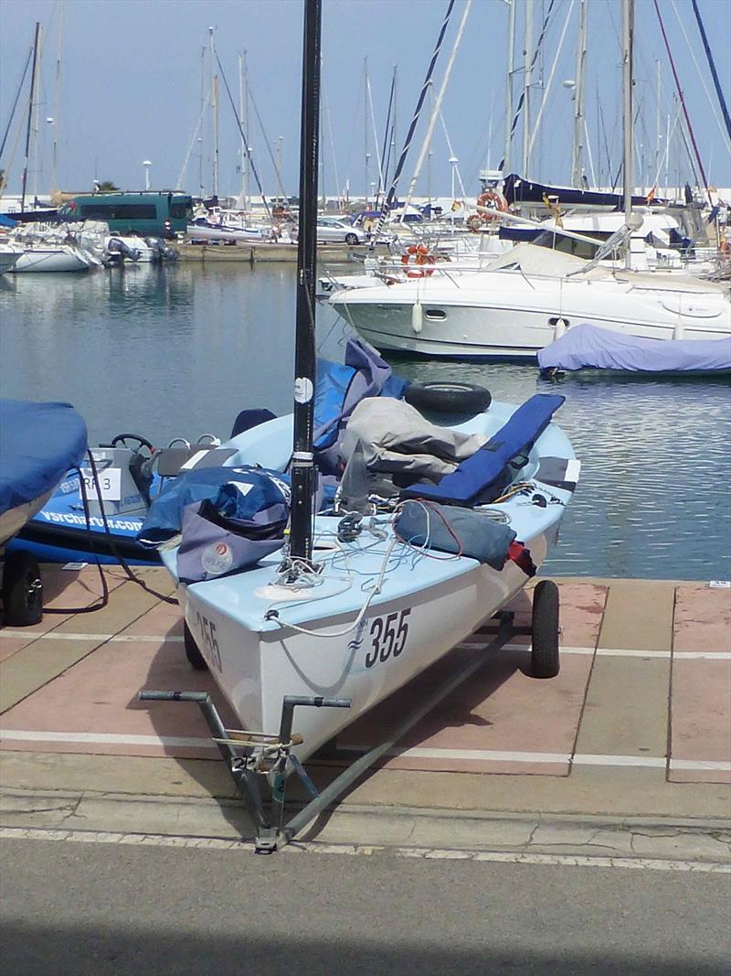 Unstep the mast and load - Final Day Finn World Masters, El Balis - May 2018 photo copyright Gus Miller taken at Club Nautico El Balis and featuring the Finn class