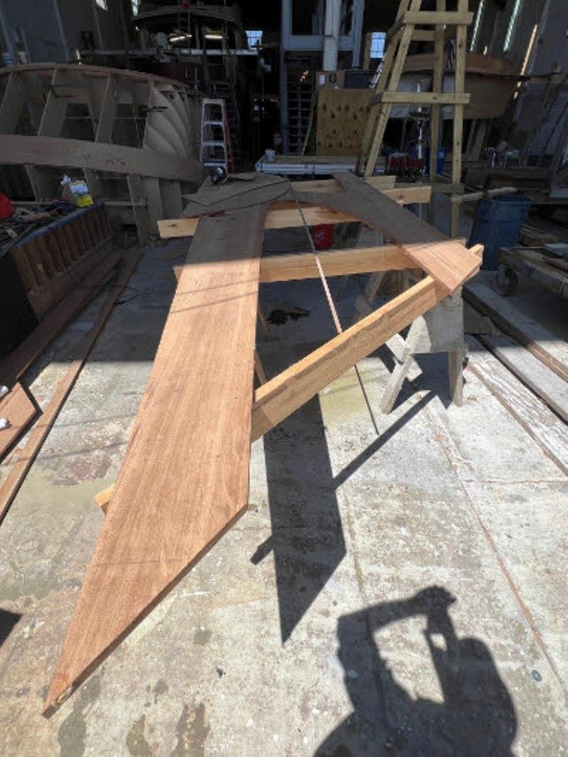 Hull #10 - Deckhouse side assembly