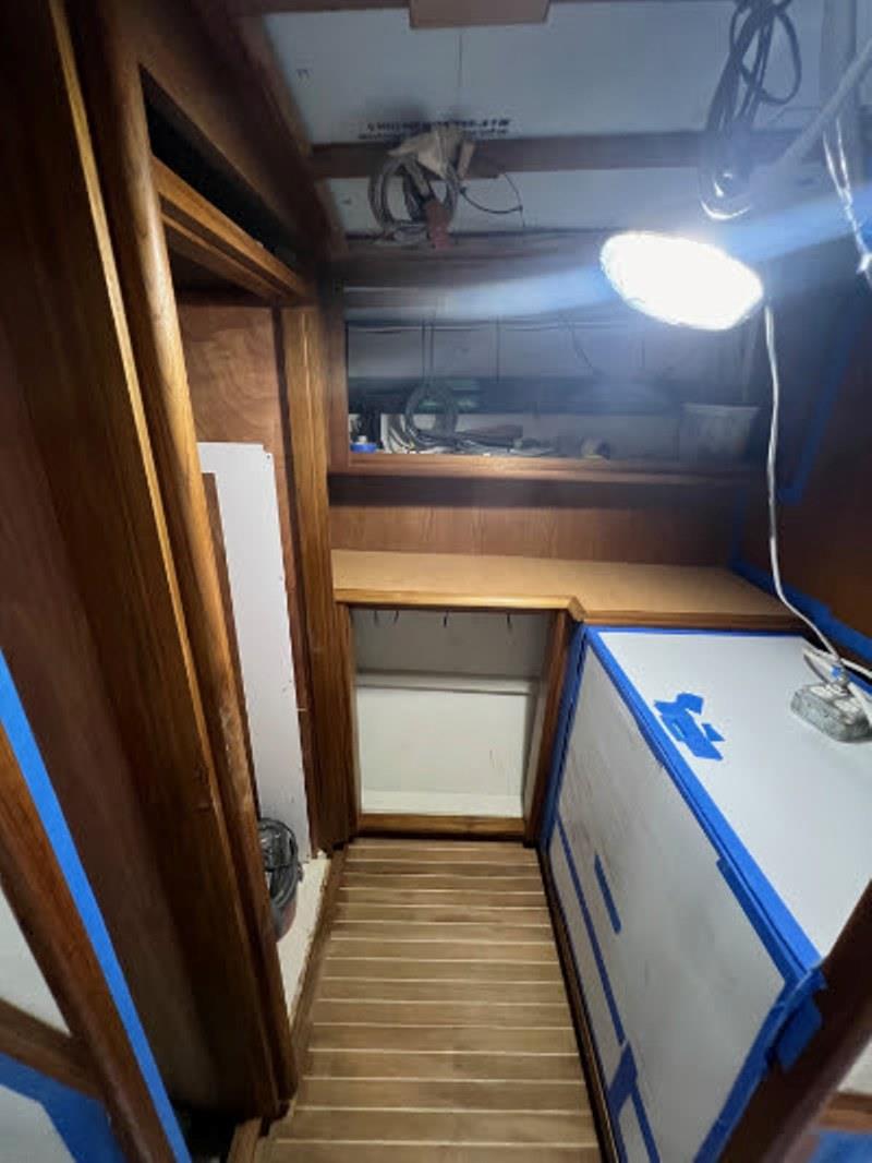 Hull #8 - Utility room - photo © Michael Rybovich & Sons