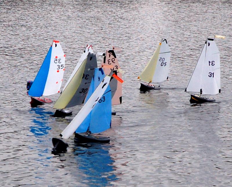 footy model yacht