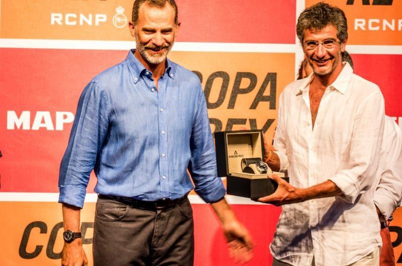 King Felipe VI of Spain presents Zoulou's Erik Maris with his prize for winning the ANONIMO Speed Challenge at Copa del Rey MAPFRE photo copyright Jesus Renedo / GC32 Racing Tour taken at Real Club Náutico de Palma and featuring the GC32 class