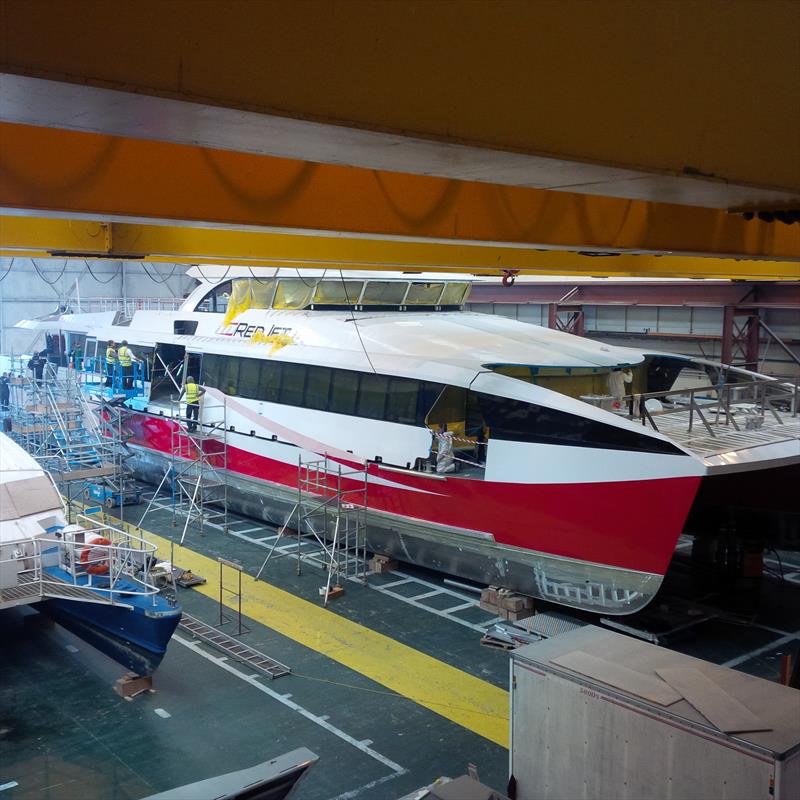 Adding the graphics to Red Jet 6 - photo © Grapefruit Graphics