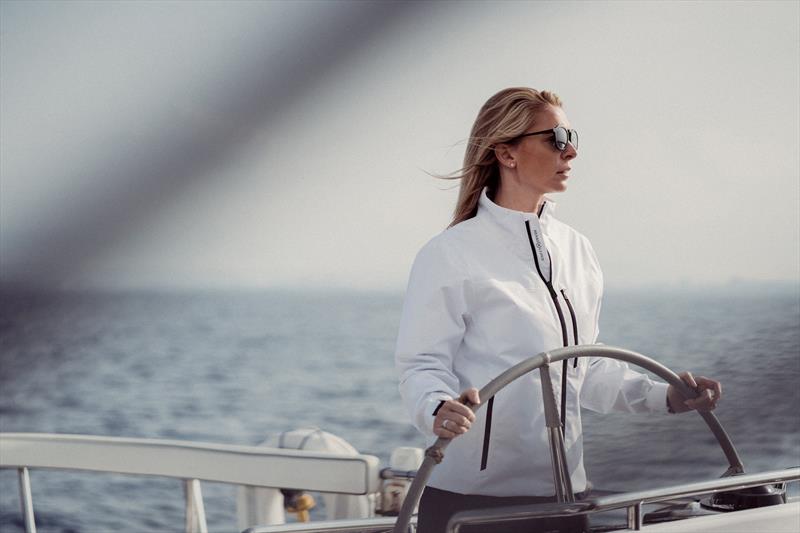 Women's Breeze Jacket - White - photo © Henri-Lloyd