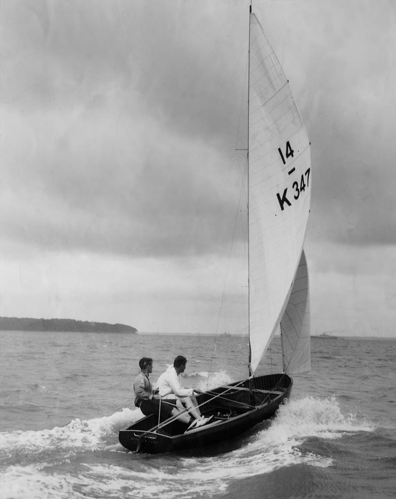 Cowes'te seyreden 'Nimbus' gemisinin neredeyse aynısı olan bir gemi - fotoğraf © Vaughan