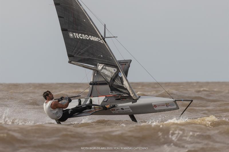 Day 2 of the Moth Worlds at Buenos Aires, Argentina photo copyright Moth Worlds ARG 2022 / Matias Capizzano taken at Yacht Club Argentino and featuring the International Moth class