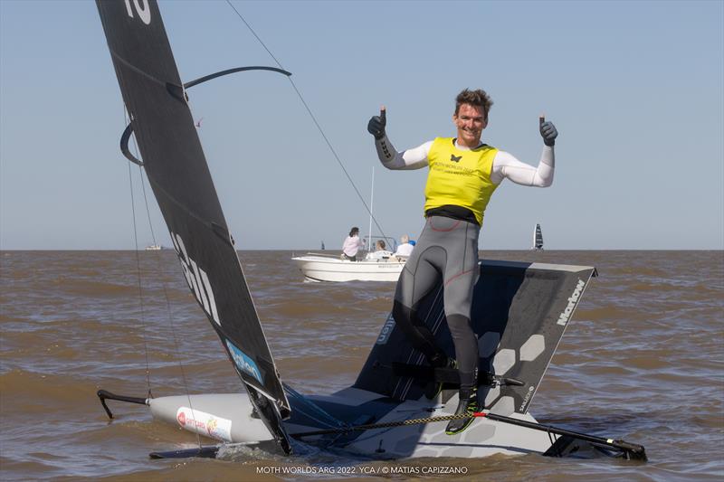Dylan Fletcher wins the 2022 Moth Worlds at Buenos Aires, Argentina photo copyright Moth Worlds ARG 2022 / Matias Capizzano taken at Yacht Club Argentino and featuring the International Moth class