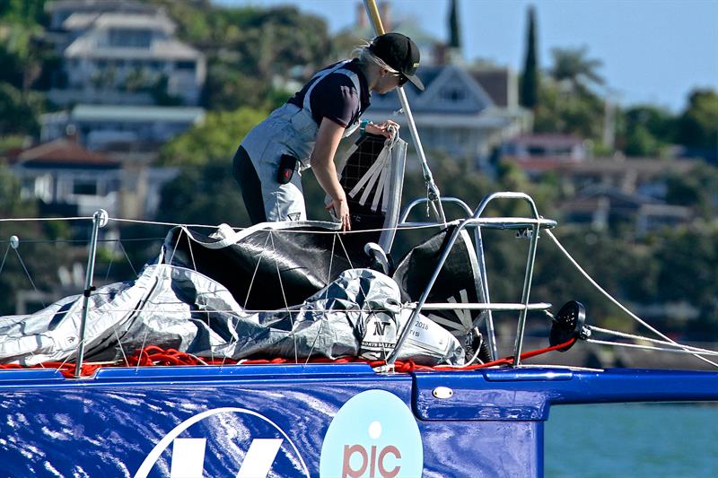 V5 - Start - PIC Coastal Classic - October 19, - photo © Richard Gladwell