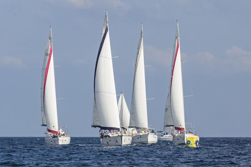 Cruiser start at the pin end. Phuket King's Cup 2018. - photo © Guy Nowell / Phuket King's Cup