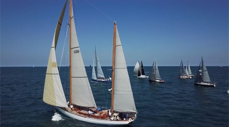 2019 Chicago Yacht Club Race to Mackinac Cruising Division start photo copyright Ellinor Walters taken at Chicago Yacht Club and featuring the IRC class