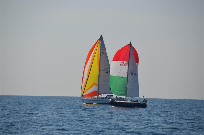 Off-the-breeze action at the Lake Michigan Singlehanded Society's Q Race - photo © Image courtesy of Lake Michigan Singlehanded Society/Phil Bush