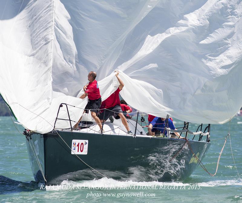 Drop, drop, drop! Raja Muda Selangor International Regatta 2015 photo copyright Guy Nowell / RMSIR taken at Royal Selangor Yacht Club and featuring the IRC class