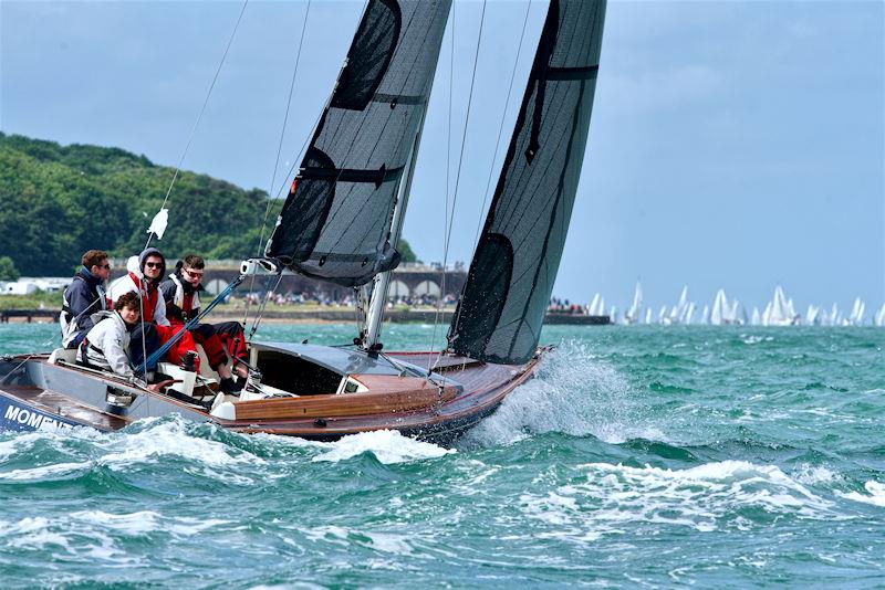 Round the Island Race 2022 - photo © Tom Hicks / www.solentaction.com