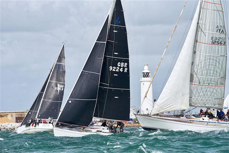 Round the Island Race 2022 - photo © Tom Hicks / www.solentaction.com