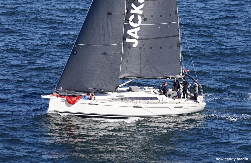 Llama II snuffs her kite briefly before passing North Head - photo © Bow Caddy Media